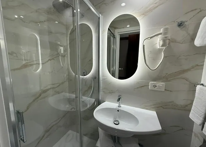Lumi Otel *